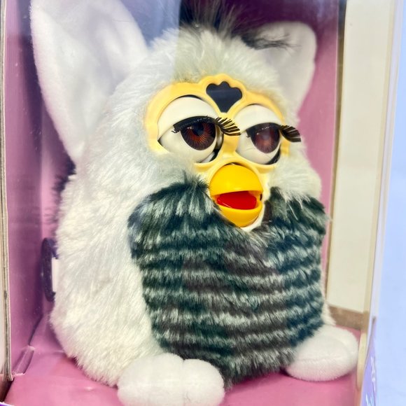 Furby Vintage‎ 1999 Raccoon Silver Gray Stripe - Brown Eyes - Factory Sealed Box - Picture 4 of 10